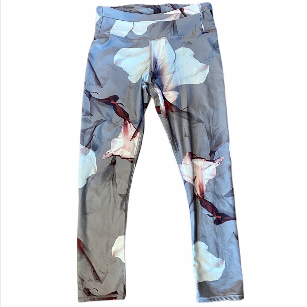 FABLETICS Gia Mirage Print Capri Leggings - Picture 3 of 11